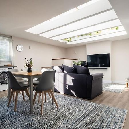 Light And Spacious Loft Apartment In Town Centre 사우샘프턴 외부 사진